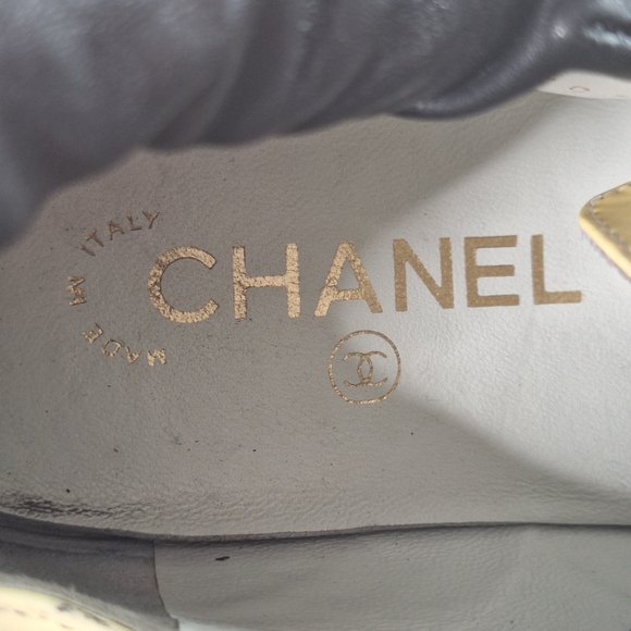 Auth Chanel lace up shoe - Picture 6 of 11